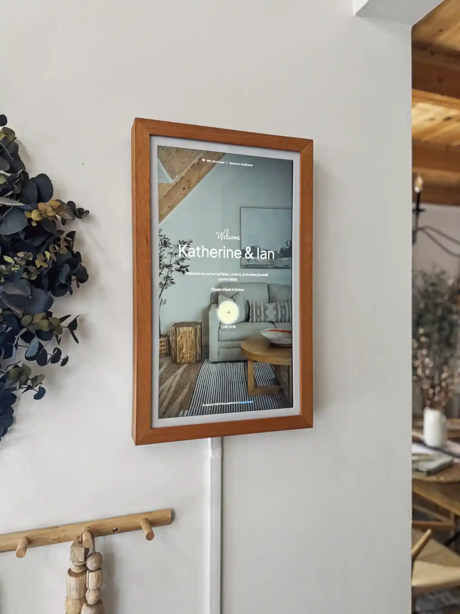 Personalized guest welcome screen — woodgrain edition